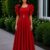 Vestido largo color rojo ruedo completo manga princesa