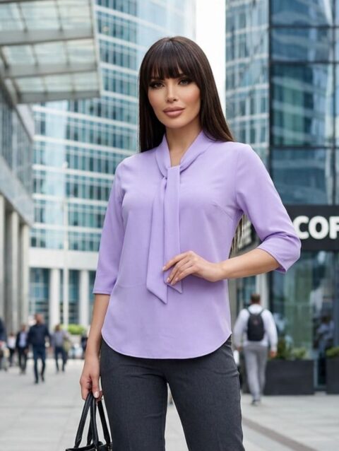 Blusa color lila manga 3/4 con corbata