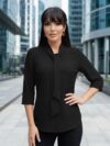 Blusa negra manga 3/4 con corbata
